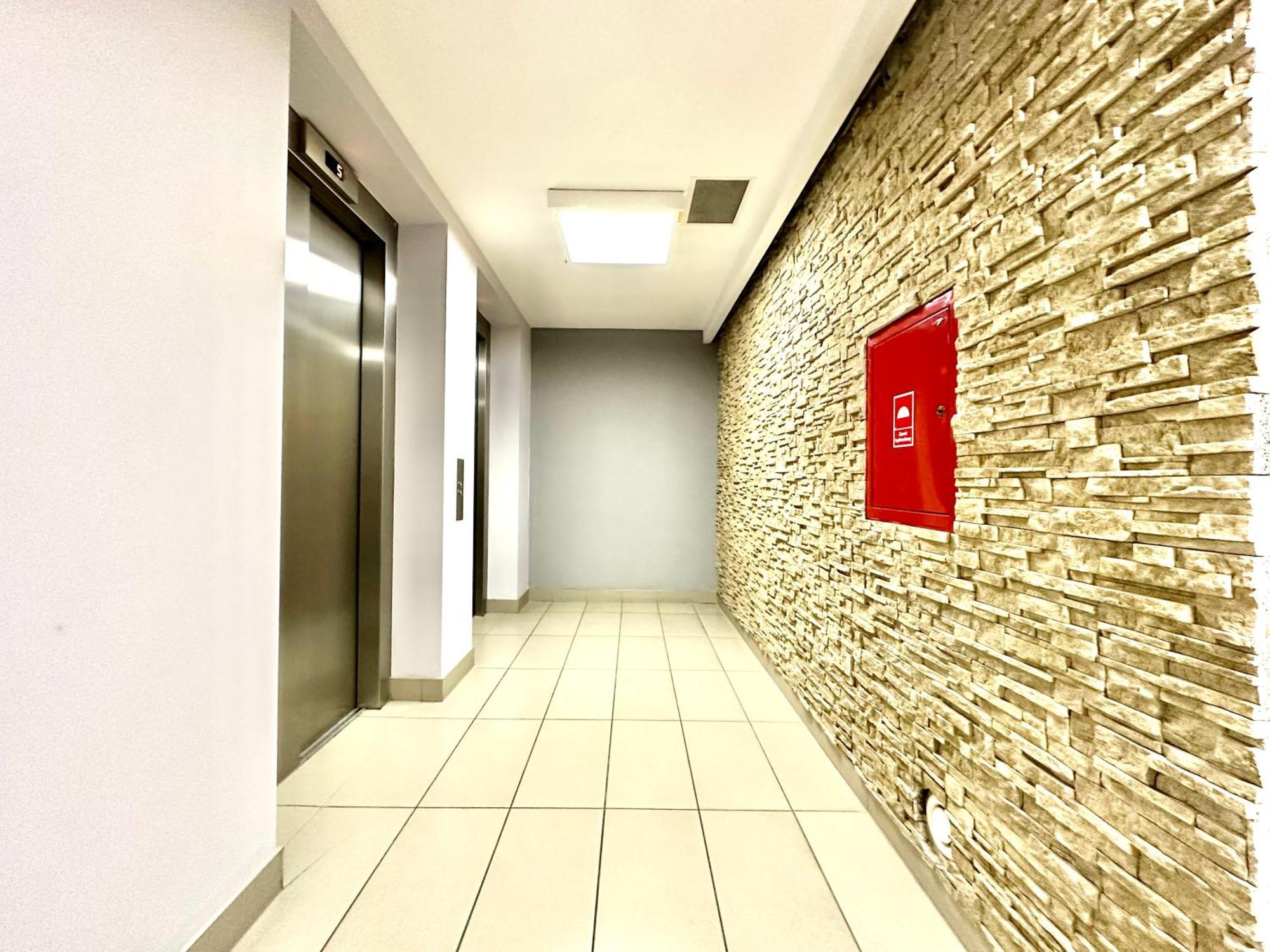 Podwale 2 Apt 54 - Self Check-In 20H - Parking & Lift - Wroclaw — Photos 3